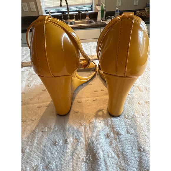 Promise Mustard Wedges - Picture 6 of 6